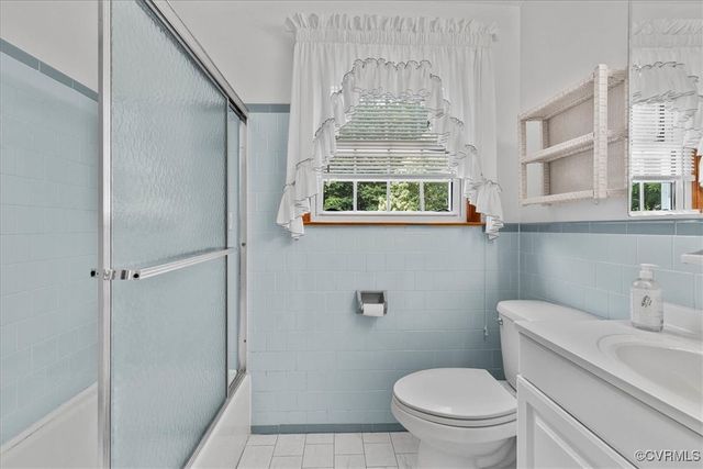 708 Compton Rd, Colonial Heights, VA 23834