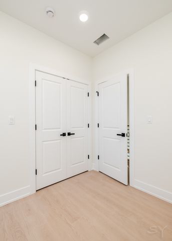 2917 W Arthington Street, Chicago, IL 60612