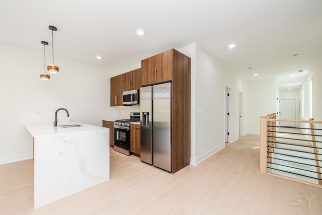 2917 W Arthington Street, Chicago, IL 60612