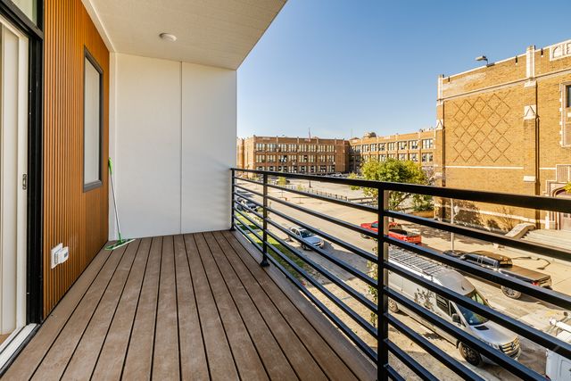 2917 W Arthington Street, Chicago, IL 60612