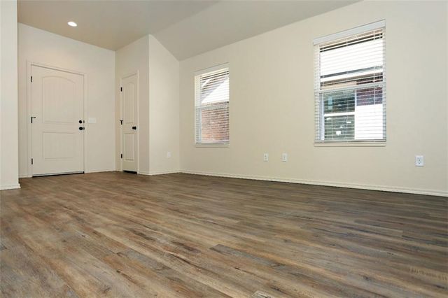 433 Chalk Hill Court, Edmond, OK 73003