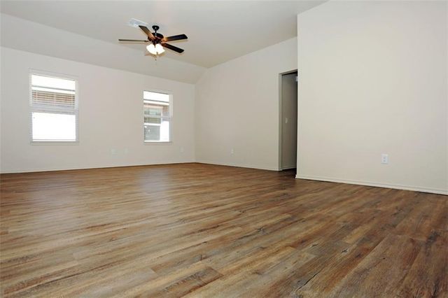 433 Chalk Hill Court, Edmond, OK 73003