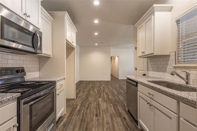 433 Chalk Hill Court, Edmond, OK 73003