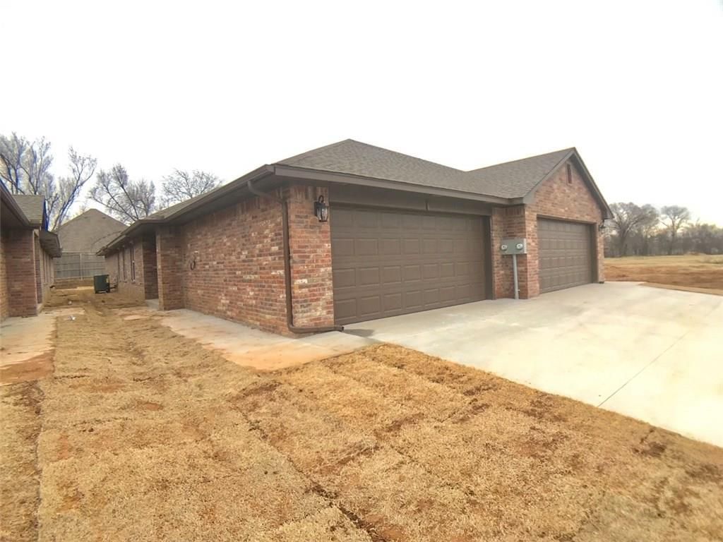 433 Chalk Hill Court, Edmond, OK 73003
