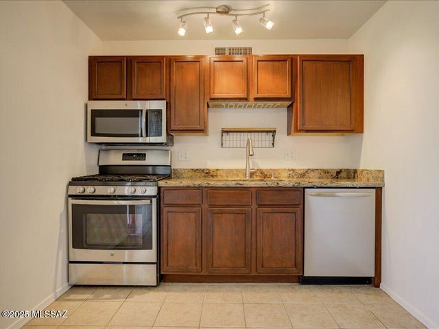 350 N Silverbell Rd Apt 145, Tucson, AZ 85745