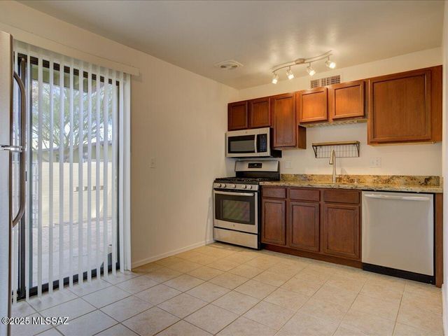 350 N Silverbell Rd Apt 145, Tucson, AZ 85745