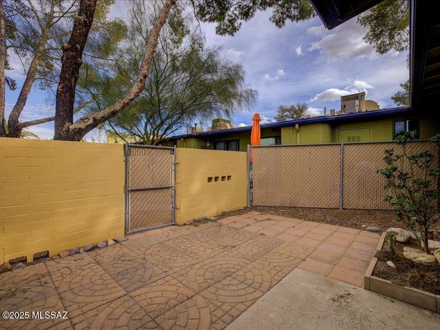 350 N Silverbell Rd Apt 145, Tucson, AZ 85745