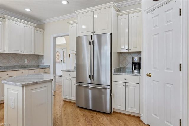 1307 Old Coach RD, Chesapeake, VA 23322