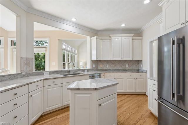 1307 Old Coach RD, Chesapeake, VA 23322
