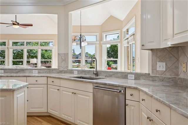 1307 Old Coach RD, Chesapeake, VA 23322