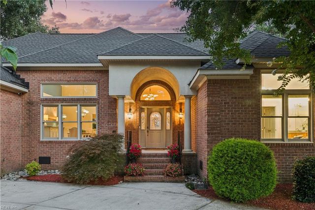 1307 Old Coach RD, Chesapeake, VA 23322