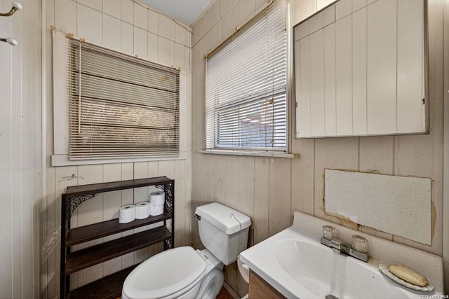 155 Seacomber Pl, San Antonio, TX 78242