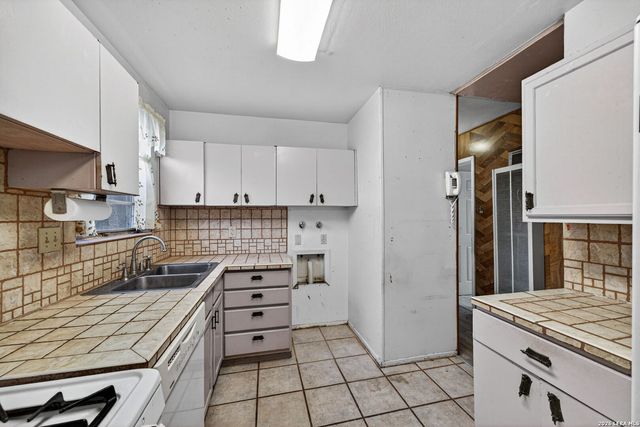 155 Seacomber Pl, San Antonio, TX 78242