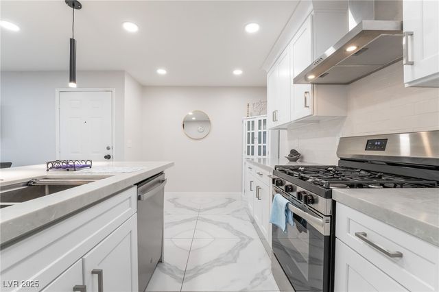 2200 South Fort Apache Road 1038, Las Vegas, NV 89117