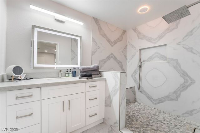 2200 South Fort Apache Road 1038, Las Vegas, NV 89117