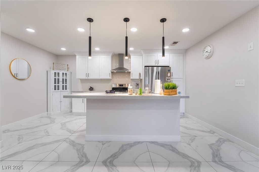 2200 South Fort Apache Road 1038, Las Vegas, NV 89117