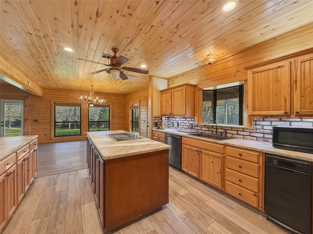 1751 Vz County Road 1925, Edgewood, TX 75117