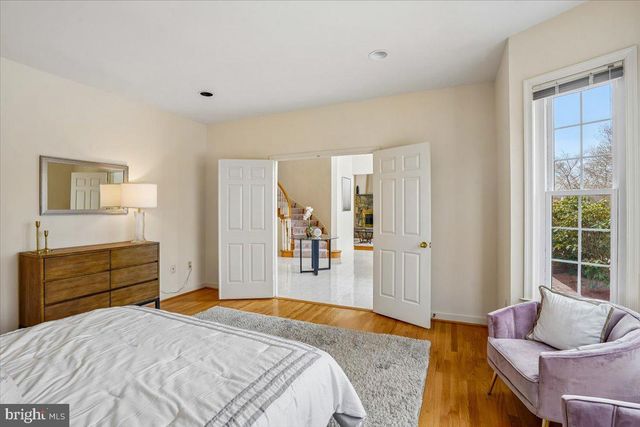 5 MAIDENS BOWER CT, Potomac, MD 20854