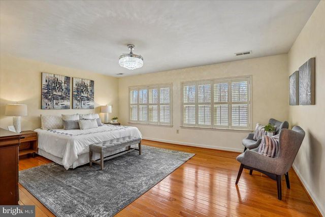 5 MAIDENS BOWER CT, Potomac, MD 20854