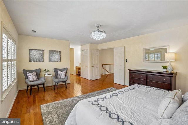 5 MAIDENS BOWER CT, Potomac, MD 20854