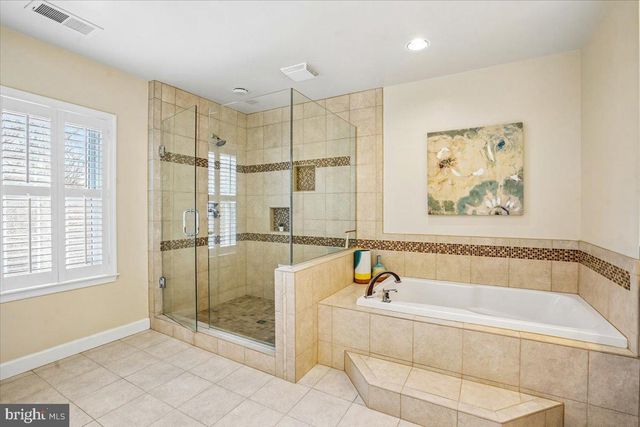 5 MAIDENS BOWER CT, Potomac, MD 20854