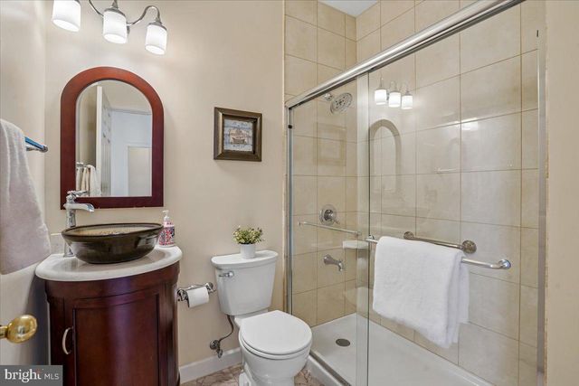 5 MAIDENS BOWER CT, Potomac, MD 20854