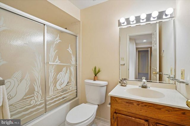 5 MAIDENS BOWER CT, Potomac, MD 20854