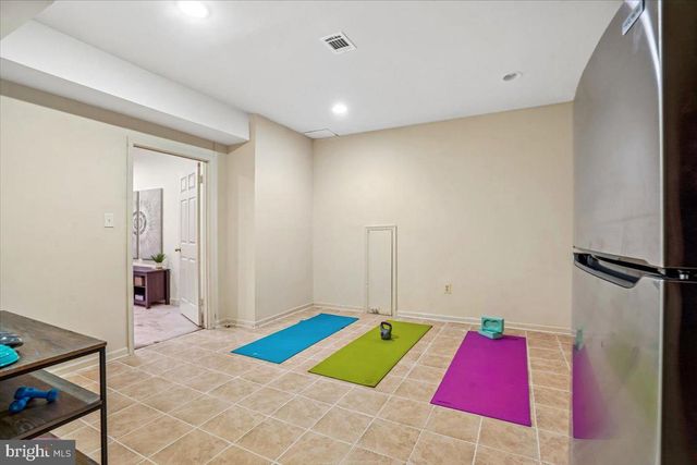 5 MAIDENS BOWER CT, Potomac, MD 20854