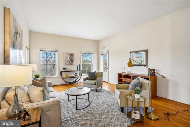 5 MAIDENS BOWER CT, Potomac, MD 20854