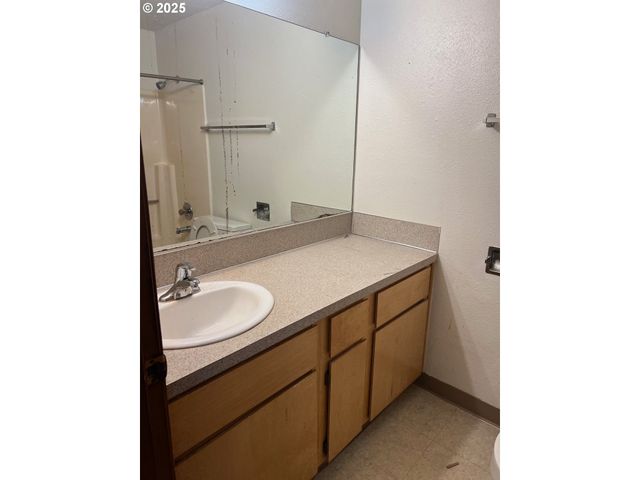 18830 Sw BUTTERNUT St, Beaverton, OR 97078