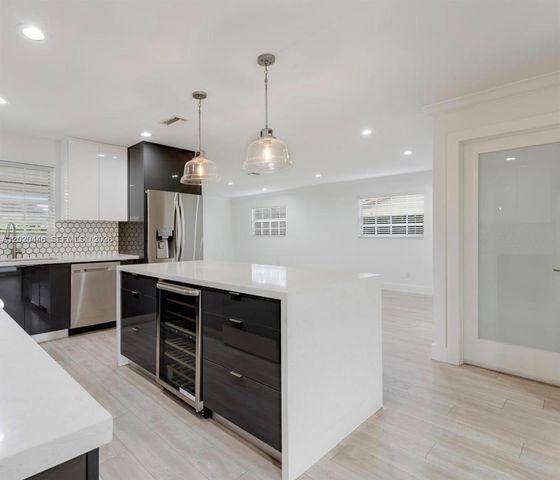 9741 SW 3rd St, Miami, FL 33174