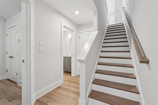 193 Chestnut Circle 38, Atlanta, GA 30342
