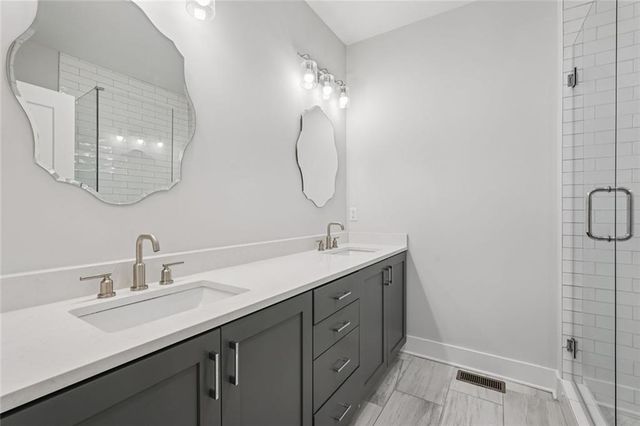 193 Chestnut Circle 38, Atlanta, GA 30342
