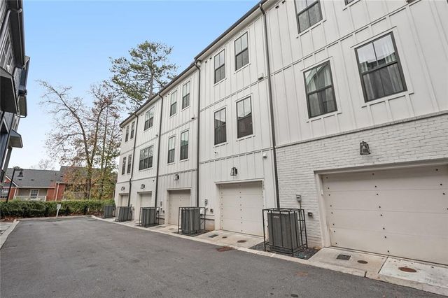 193 Chestnut Circle 38, Atlanta, GA 30342