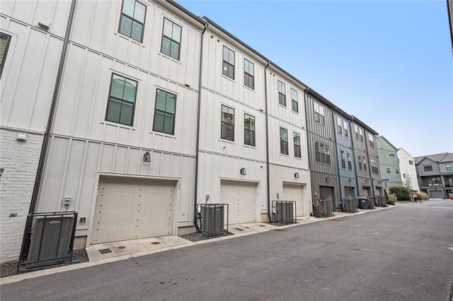 193 Chestnut Circle 38, Atlanta, GA 30342