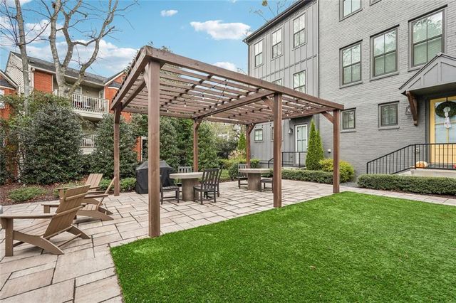193 Chestnut Circle 38, Atlanta, GA 30342