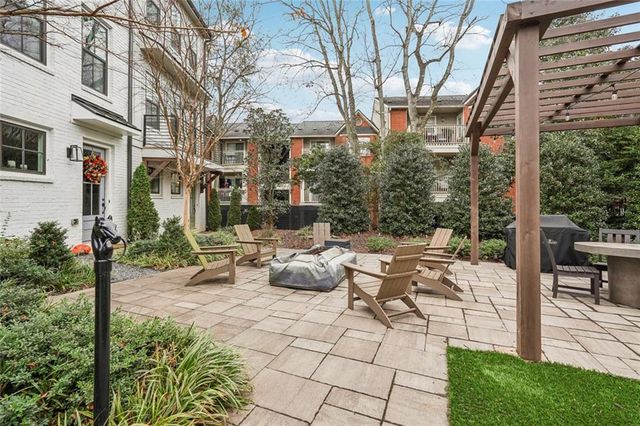 193 Chestnut Circle 38, Atlanta, GA 30342