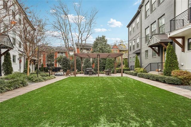 193 Chestnut Circle 38, Atlanta, GA 30342