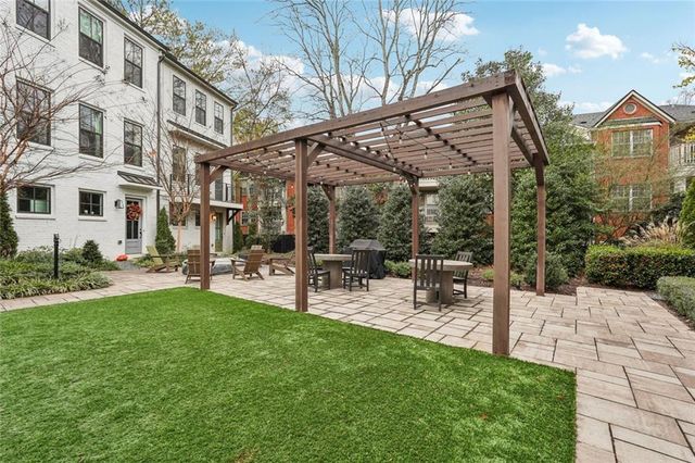 193 Chestnut Circle 38, Atlanta, GA 30342