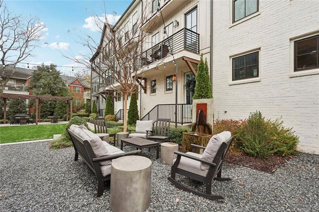 193 Chestnut Circle 38, Atlanta, GA 30342