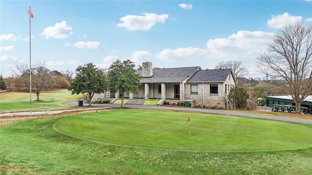 193 Chestnut Circle 38, Atlanta, GA 30342