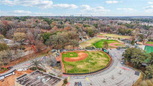 193 Chestnut Circle 38, Atlanta, GA 30342