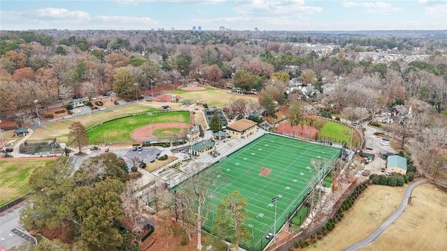 193 Chestnut Circle 38, Atlanta, GA 30342