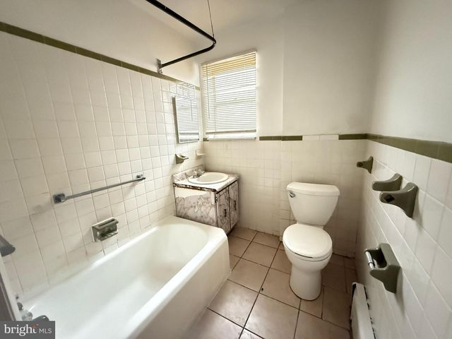 2046 S BEECHWOOD ST, Philadelphia, PA 19145