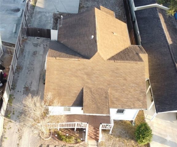 1105 E 5th St, Alice, TX 78332