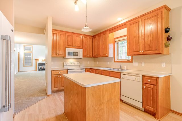 1513 Pine Pointe, White Bear Lake, MN 55110