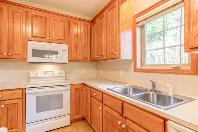 1513 Pine Pointe, White Bear Lake, MN 55110