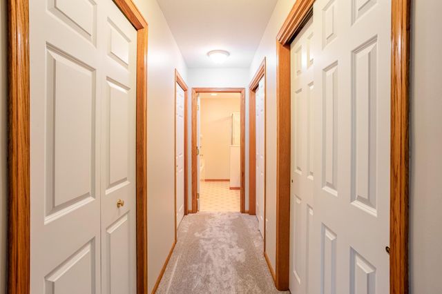 1513 Pine Pointe, White Bear Lake, MN 55110