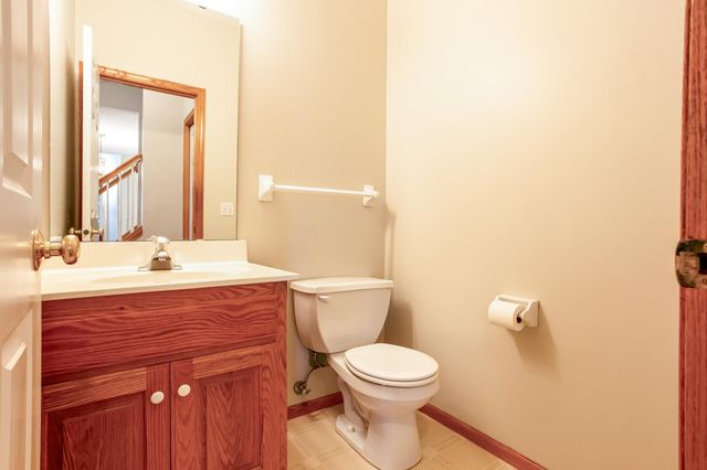 1513 Pine Pointe, White Bear Lake, MN 55110