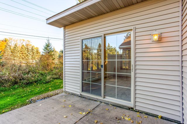 1513 Pine Pointe, White Bear Lake, MN 55110